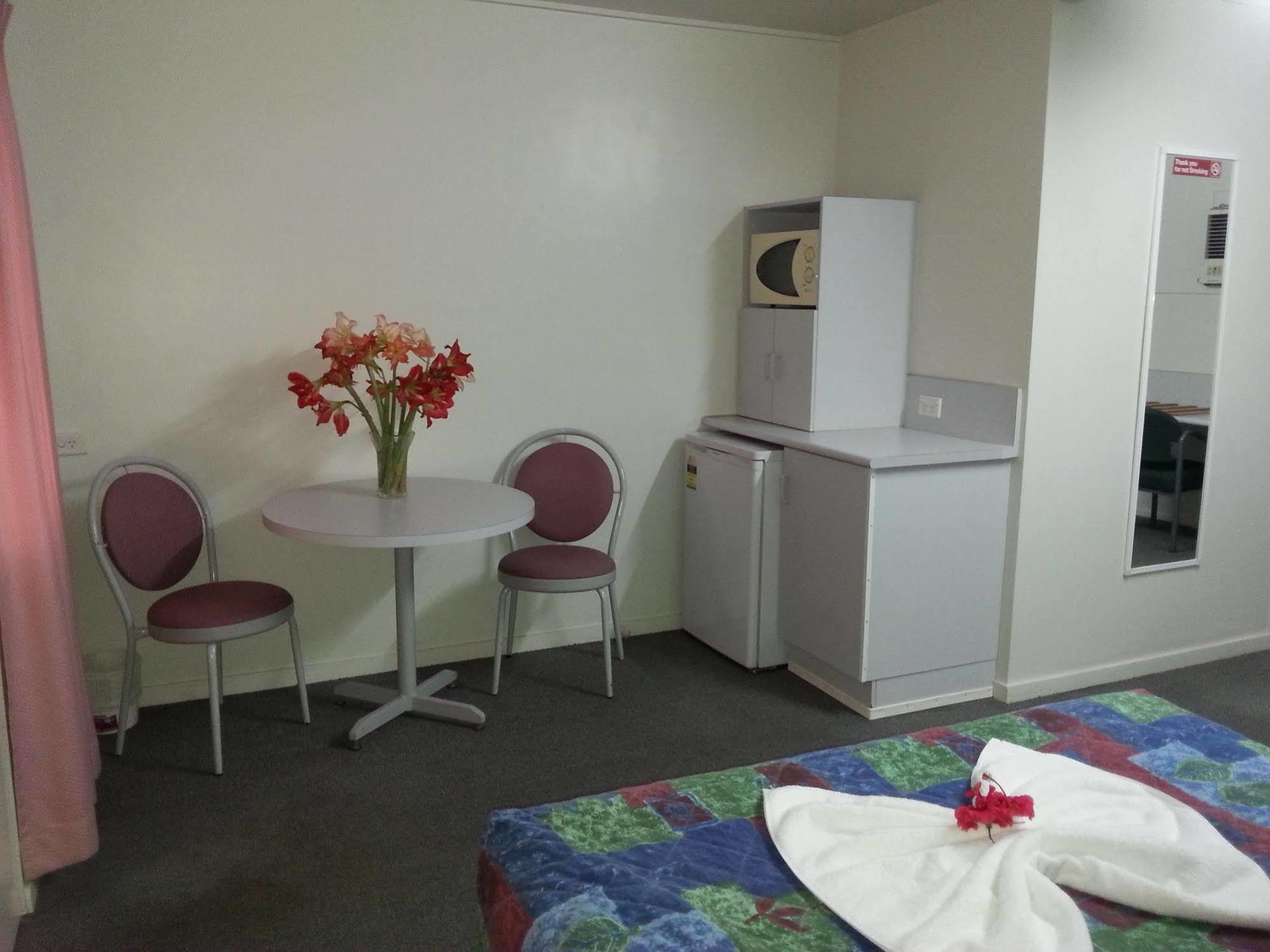 Golden Fountain Motel Rockhampton Exterior foto