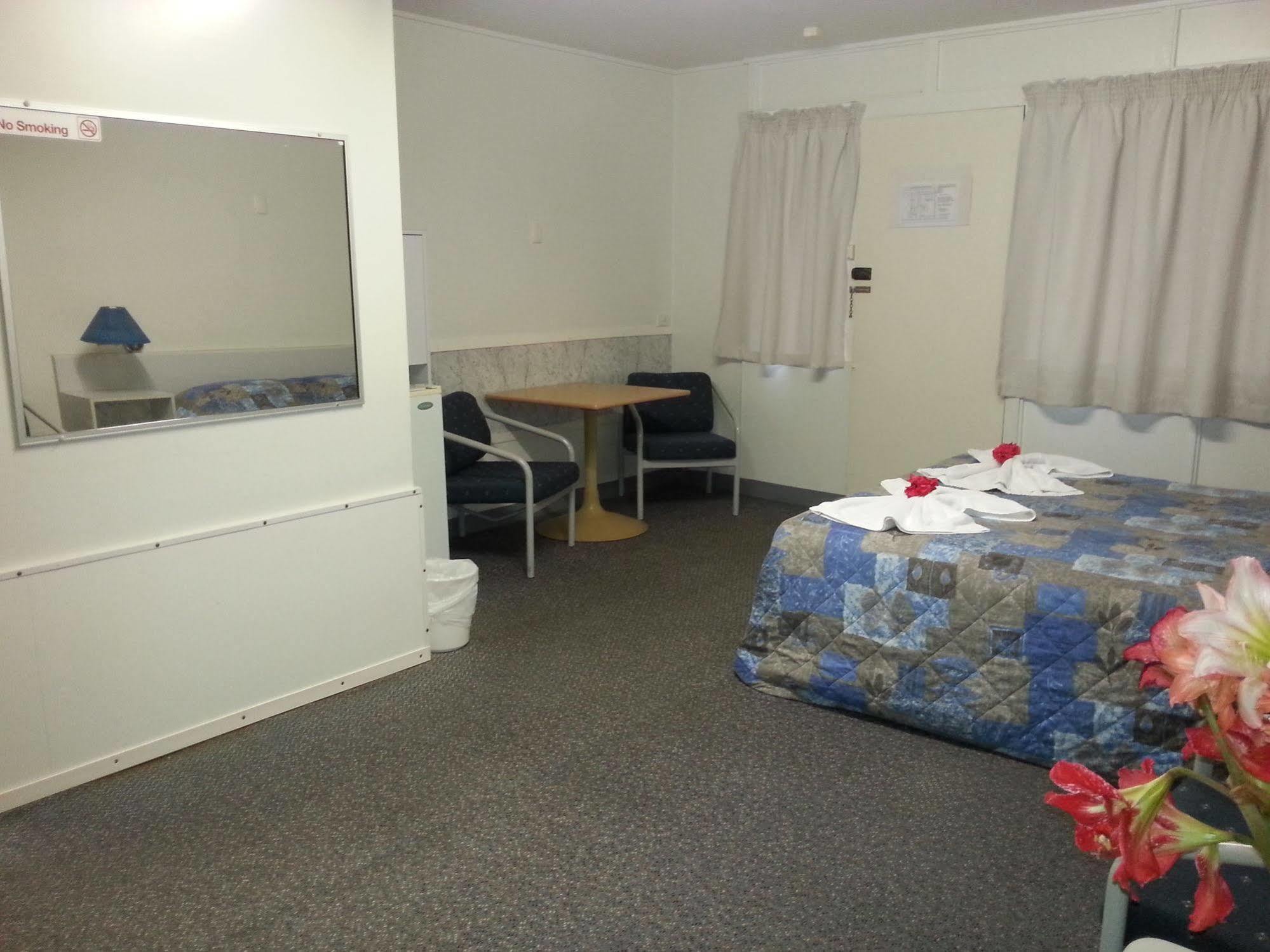 Golden Fountain Motel Rockhampton Exterior foto